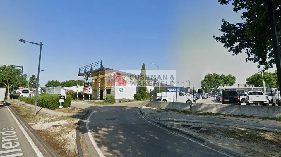 Location Commerce 355 m² - Photo 1