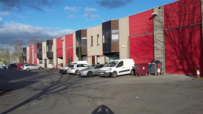 Light Industrial in Collegien to rent Building Photo- Image 1 of 5
