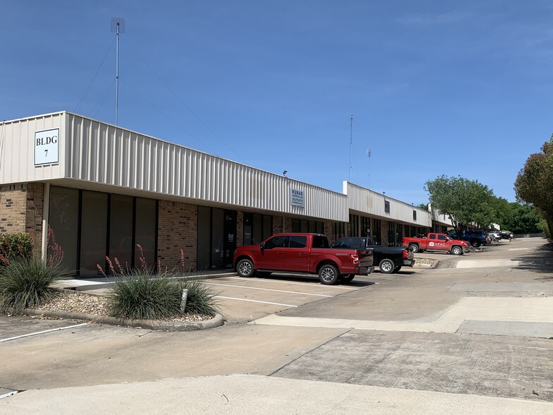 8906 Wall St, Austin, TX for rent - Building Photo - Image 2 of 8