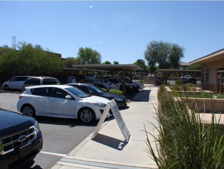 4425 E Agave Rd, Phoenix, AZ to rent - Building Photo - Image 3 of 9