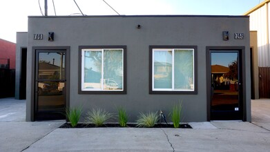 741-745 Warrington Ave, Redwood City, CA for rent Building Photo- Image 2 of 6