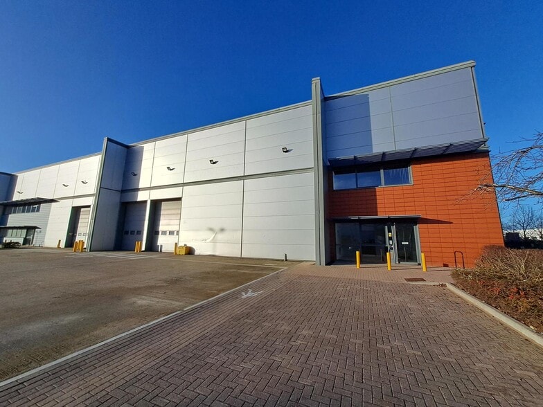 Dunfermline Ct, Milton Keynes to rent - Building Photo - Image 2 of 2