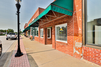 1206 S Broadway, Oak Grove, MO for sale Primary Photo- Image 1 of 1