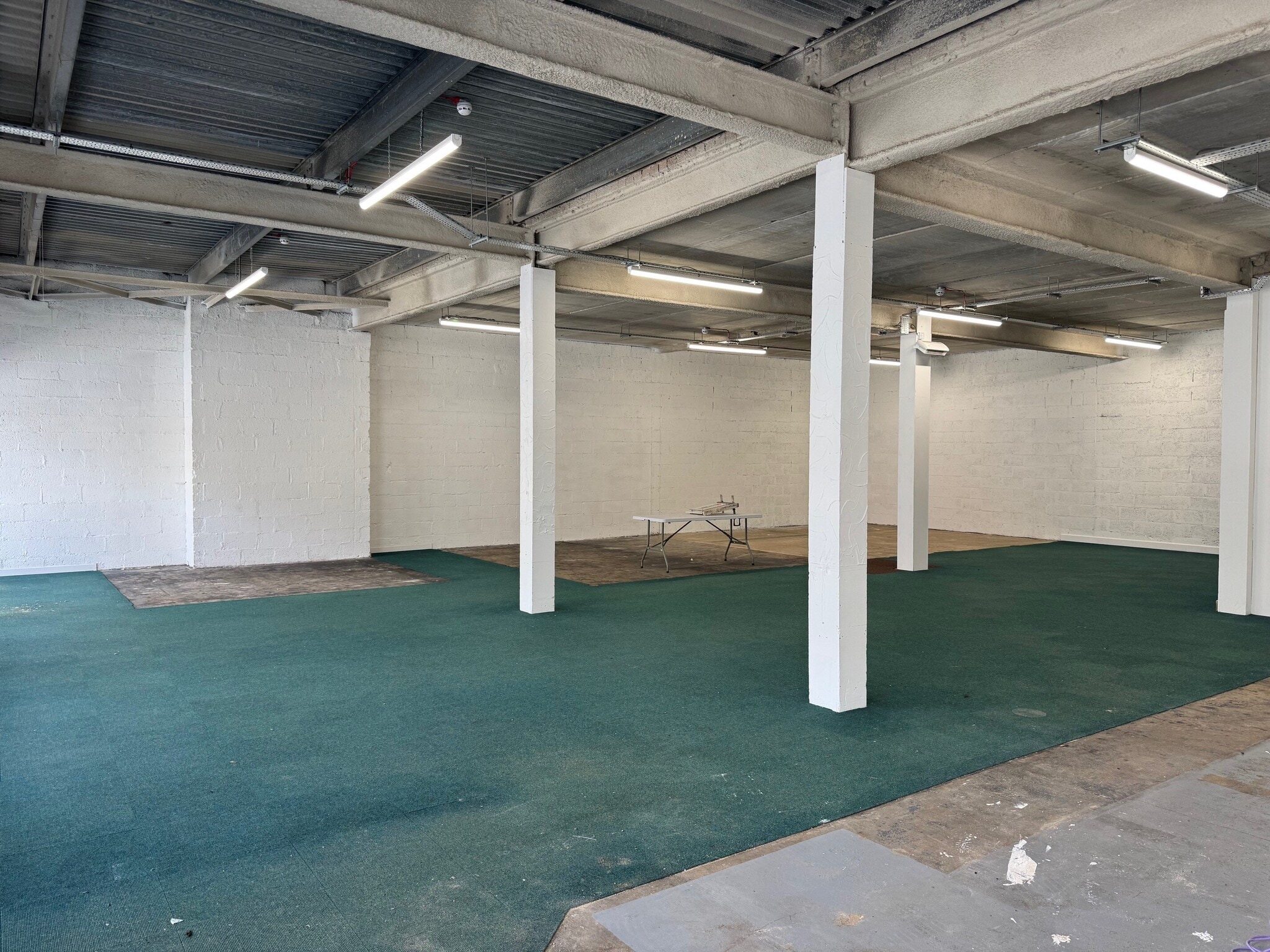 Crown Walk, Bicester to rent Building Photo- Image 1 of 5