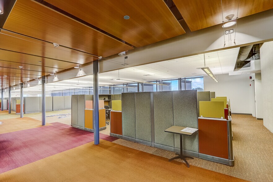 450 Coyier Ln, Madison, WI to rent - Interior Photo - Image 3 of 9