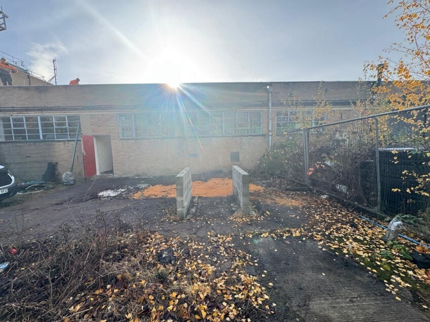 Taylor Ln, Loscoe to rent Building Photo- Image 1 of 4