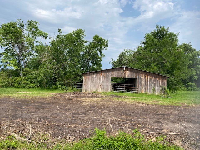 1717 Caroline, Dickinson, TX for sale - Building Photo - Image 2 of 4