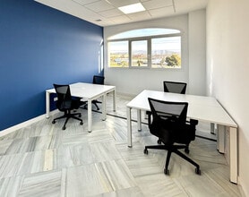 Calle Flauta Mágica, 7, Málaga, Málaga to rent Interior Photo- Image 2 of 3