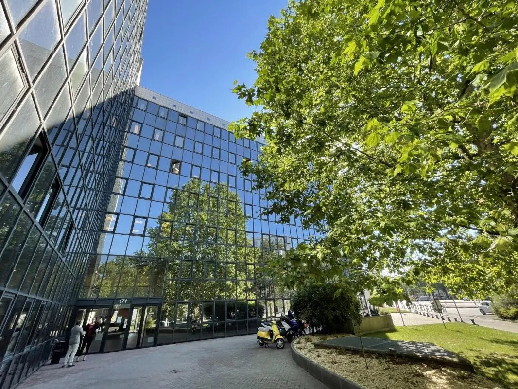 171 Avenue Georges Clemenceau, Nanterre to rent Primary Photo- Image 1 of 8