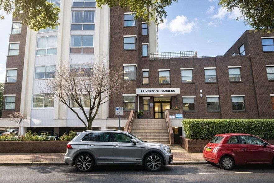 1-3 Liverpool Gdns, Worthing to rent - Building Photo - Image 2 of 19