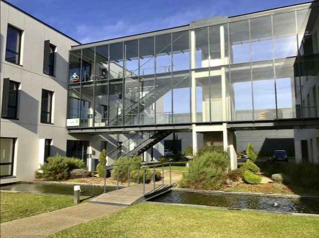 11 Rue Aimé Cotton, Saint-Priest to rent Building Photo- Image 1 of 2