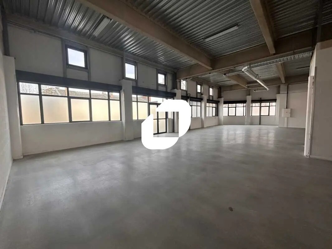 Light Industrial in Bezons to rent Interior Photo- Image 1 of 5