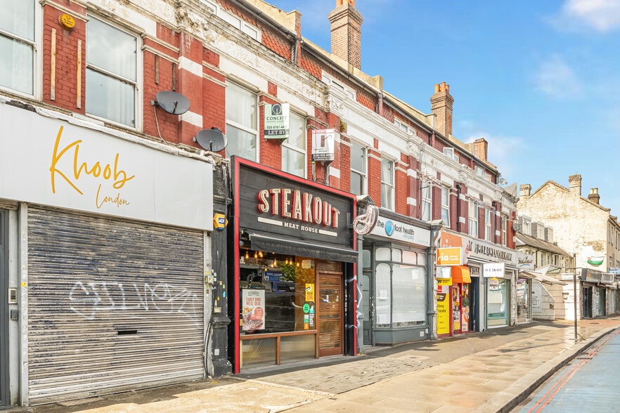 116 Upper Tooting Rd, London to rent - Building Photo - Image 2 of 15