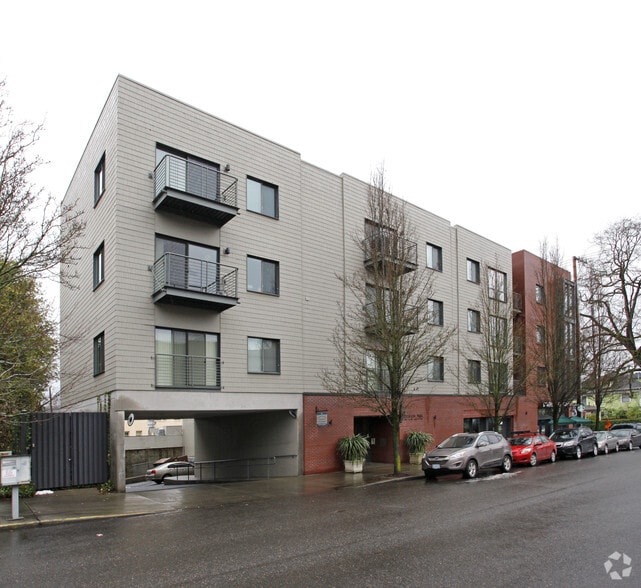 1301 NW 23rd Ave, Portland, OR for rent - Building Photo - Image 2 of 4