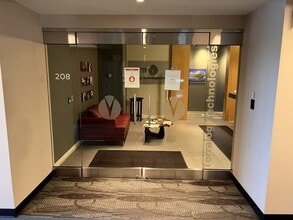 1011 9th Ave SE, Calgary, AB to rent Interior Photo- Image 1 of 17