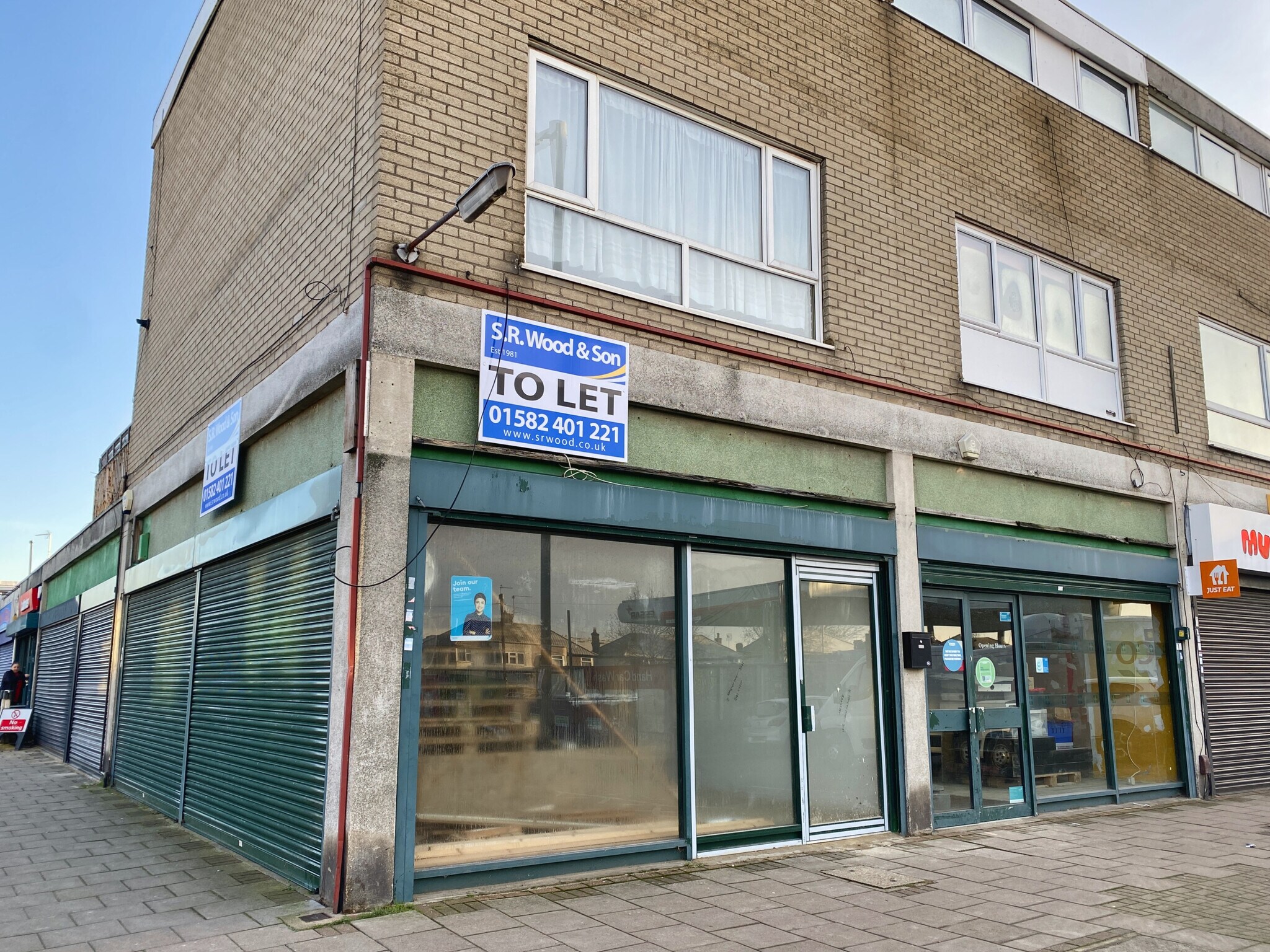 24-25 Sundon Park Parade, Luton for sale Primary Photo- Image 1 of 1