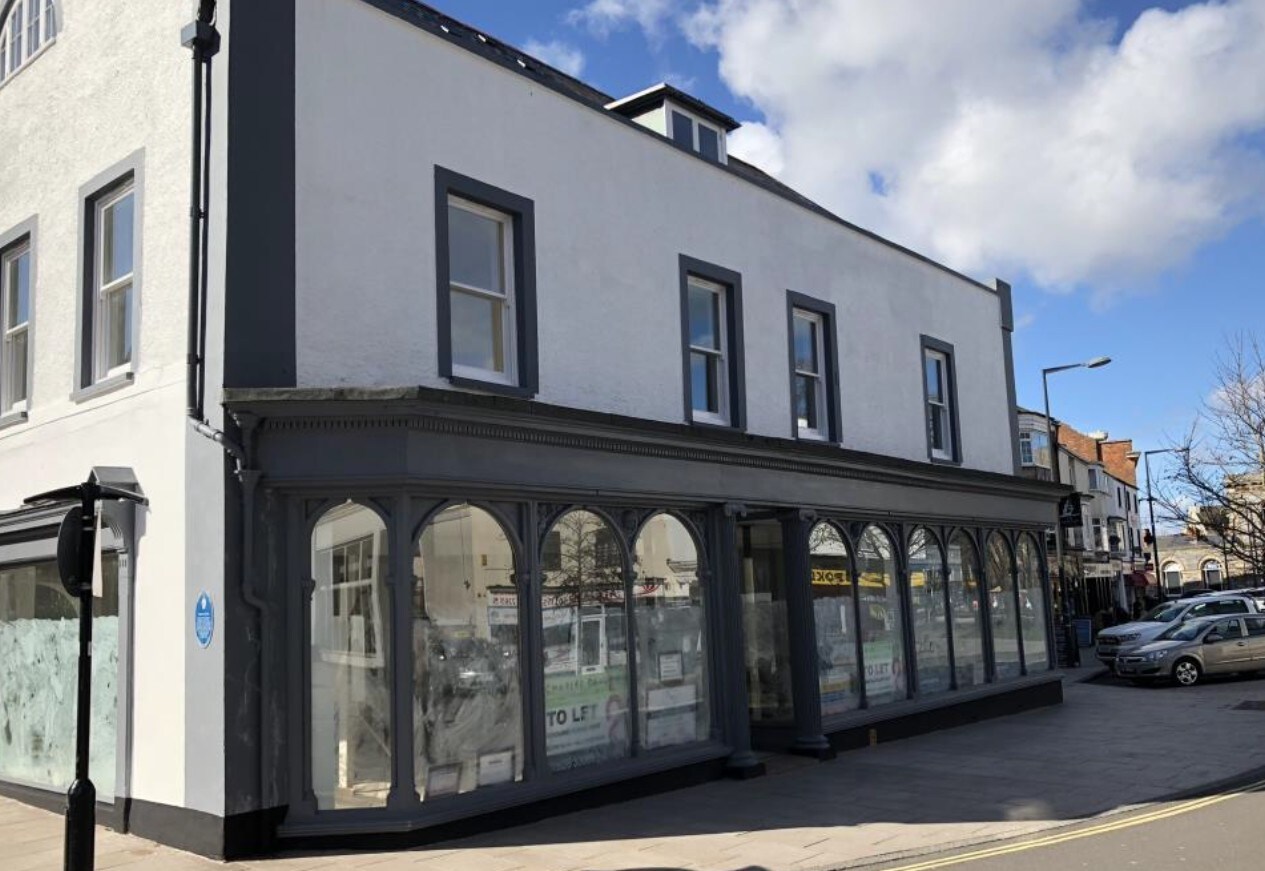 36-37 The Stra, Exmouth for sale Building Photo- Image 1 of 1