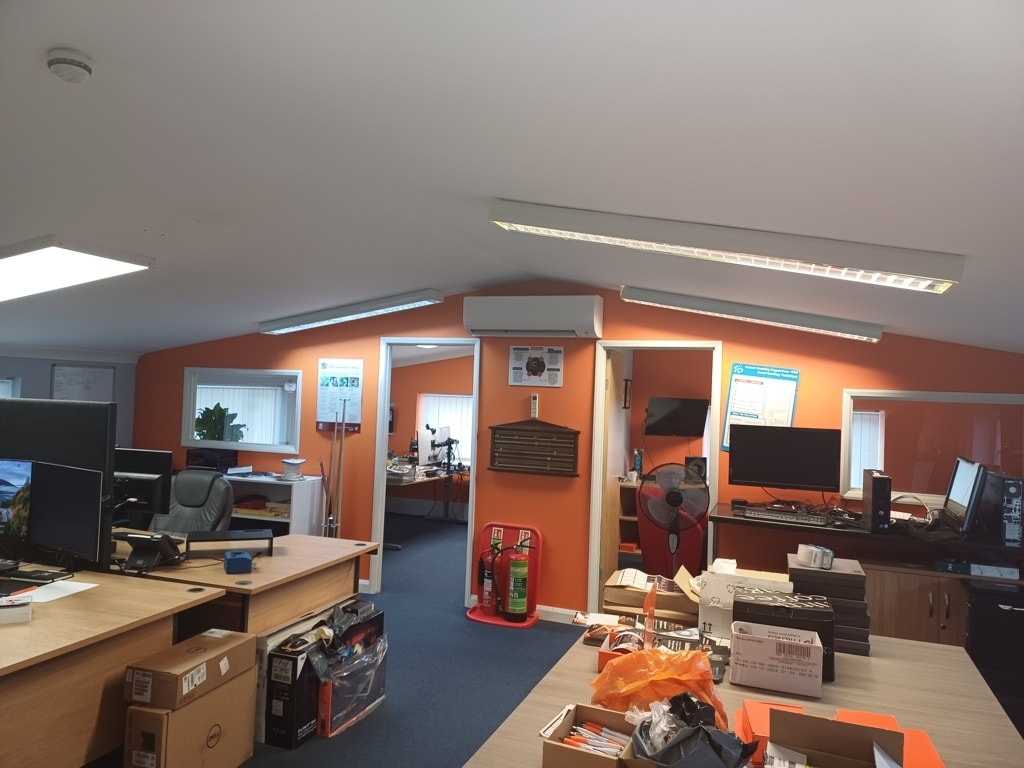 Billington Rd, Leighton Buzzard to rent Interior Photo- Image 1 of 2