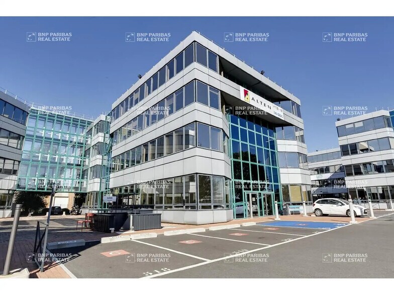 1 Rue Galvani, Massy to rent - Building Photo - Image 3 of 6