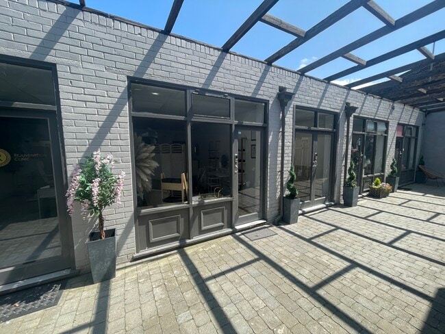 More details for Queen St, Gravesend - Retail to Rent