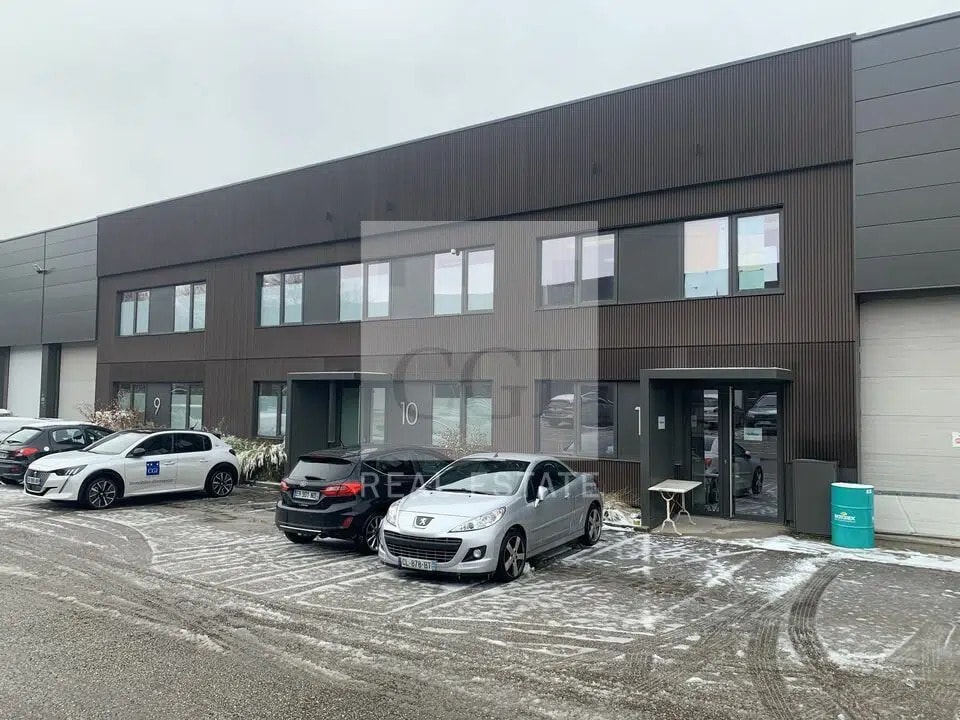 Light Industrial in Dardilly to rent Building Photo- Image 1 of 13