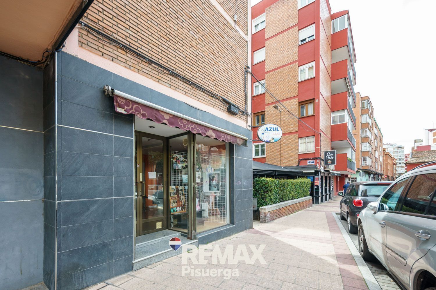 Calle Artesanía, 2, Valladolid, Valladolid for sale Primary Photo- Image 1 of 51