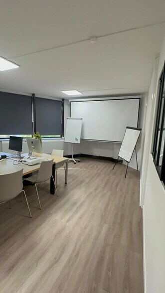 9 Avenue Du Marais, Argenteuil to rent - Building Photo - Image 2 of 11