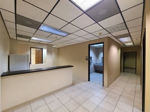 2920 S Jones Blvd, Las Vegas, NV for rent Interior Photo- Image 2 of 5