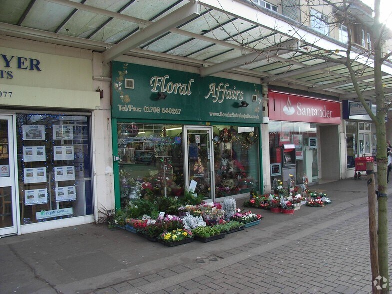 19 Corbets Tey Rd, Upminster for sale - Primary Photo - Image 1 of 1