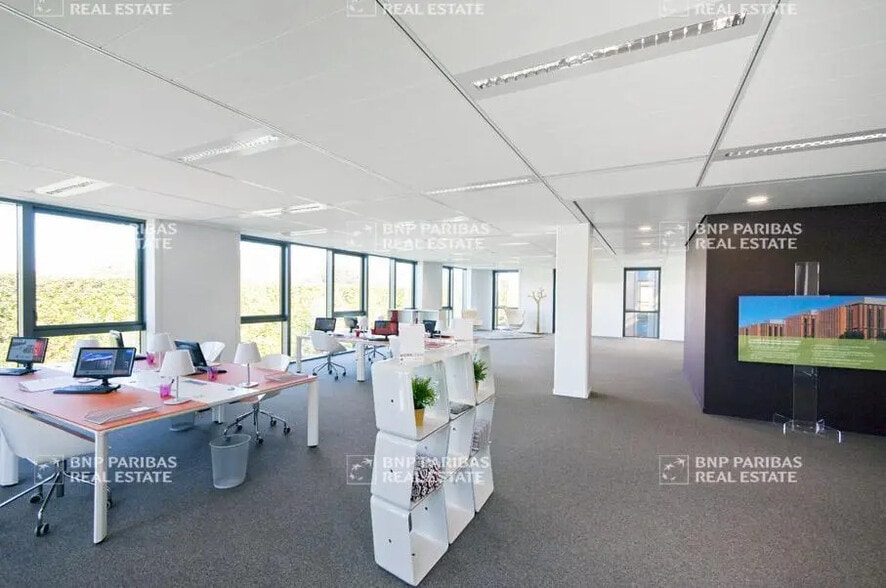 1 Rue Du Cottage Tolbiac, Chevilly-Larue to rent - Building Photo - Image 3 of 13