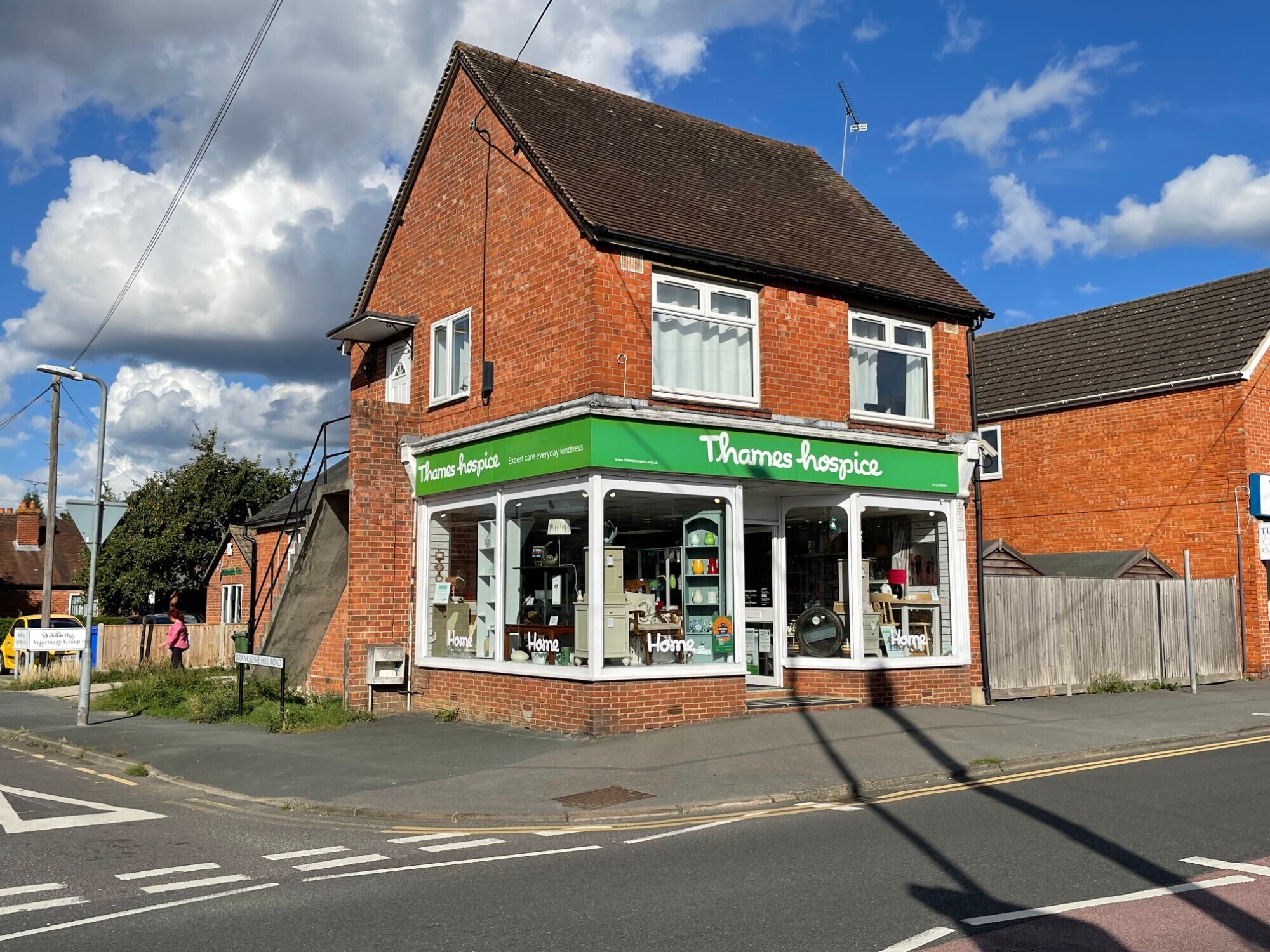 307 Yorktown Rd, Sandhurst to rent Building Photo- Image 1 of 4