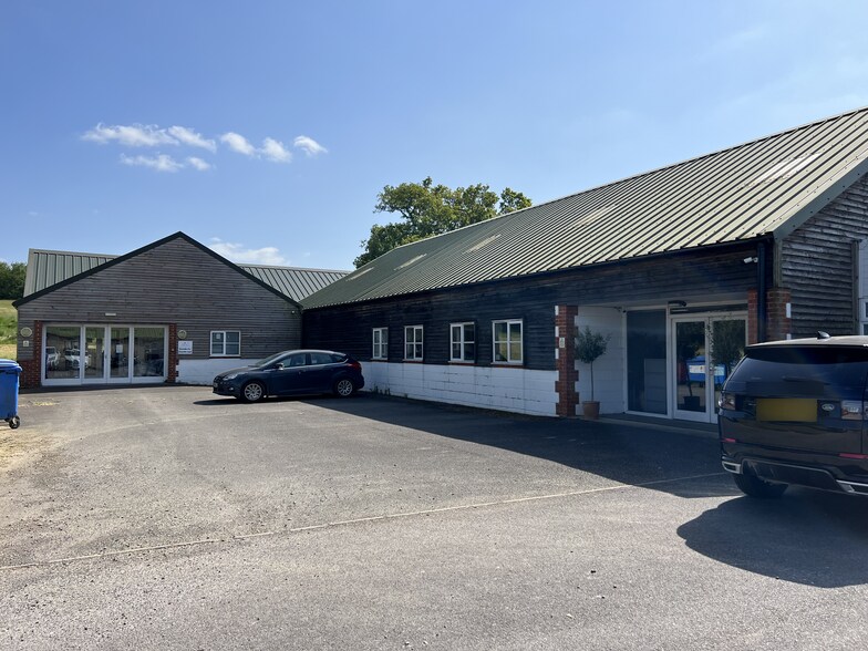 Henfield Rd, Hurstpierpoint to rent - Building Photo - Image 1 of 6