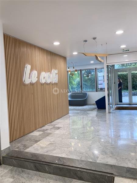 13 Avenue Morane Saulnier, Vélizy-Villacoublay to rent Lobby- Image 1 of 5