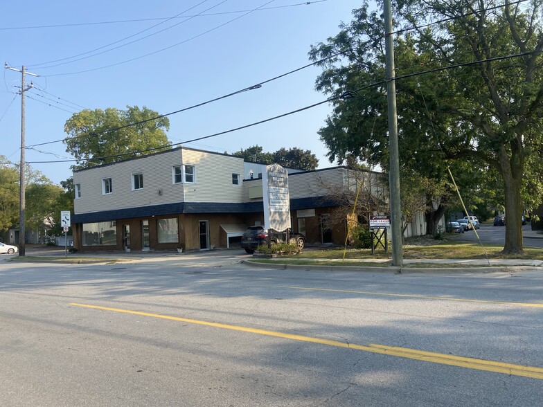 606 N Saginaw St, Lapeer, MI for rent - Building Photo - Image 1 of 7