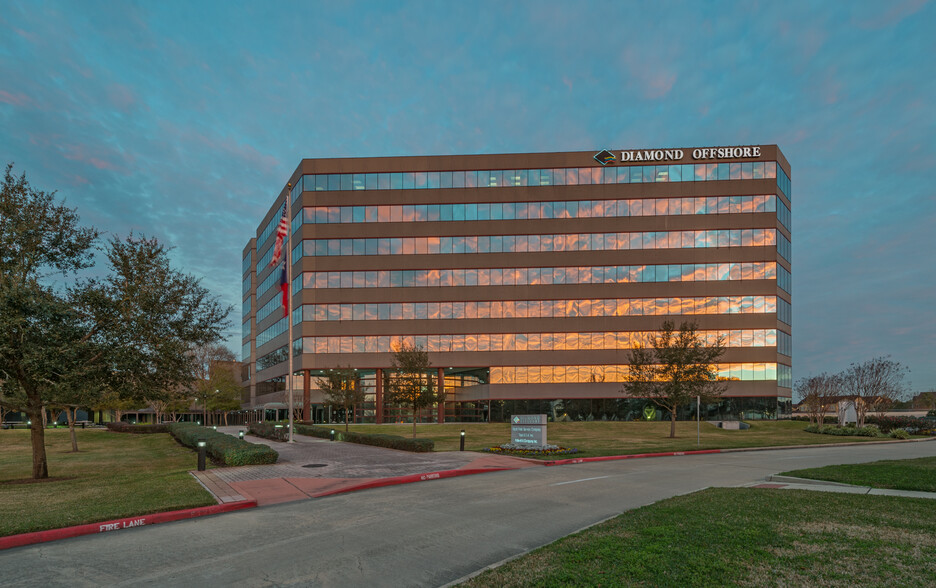 15415 Katy Fwy, Houston, TX for rent - Building Photo - Image 3 of 11