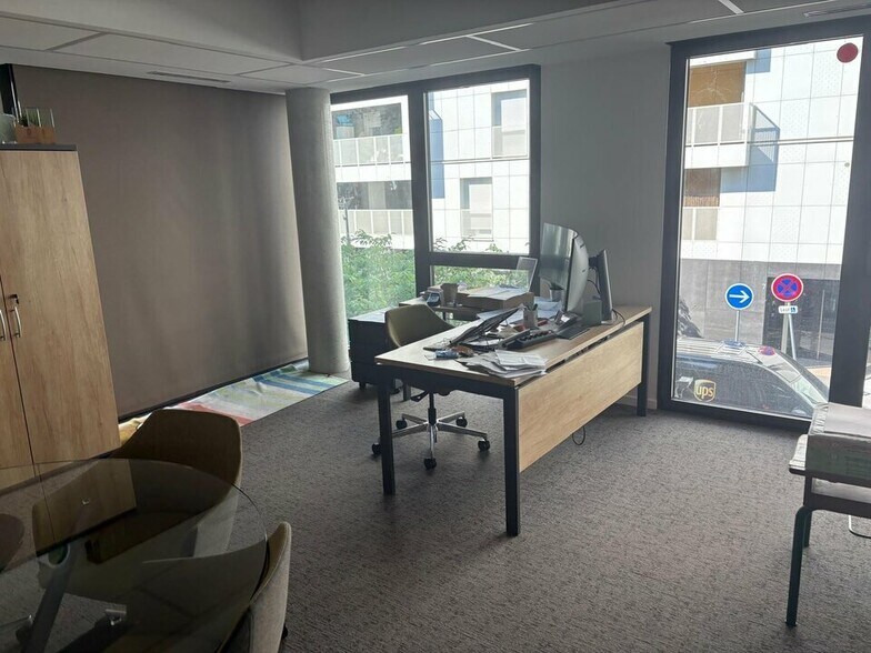 Office in Lyon to rent - Building Photo - Image 2 of 13