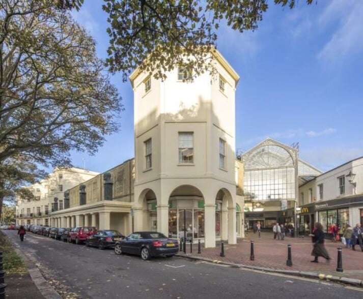 Liverpool Rd, Worthing to rent - Building Photo - Image 2 of 6