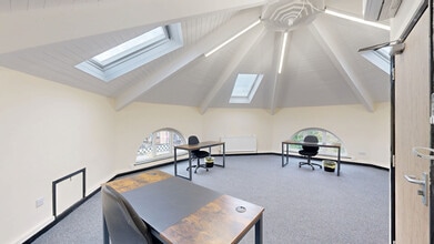 1-11 Liverpool Rd N, Liverpool to rent Matterport 3D Scan- Image 2 of 11