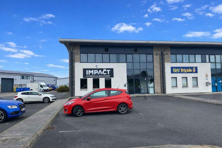 3 Plasketts Close, Antrim to rent - Building Photo - Image 1 of 3