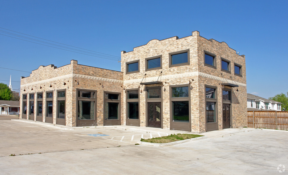 320 E Main St, Lewisville, TX for rent - Building Photo - Image 3 of 18