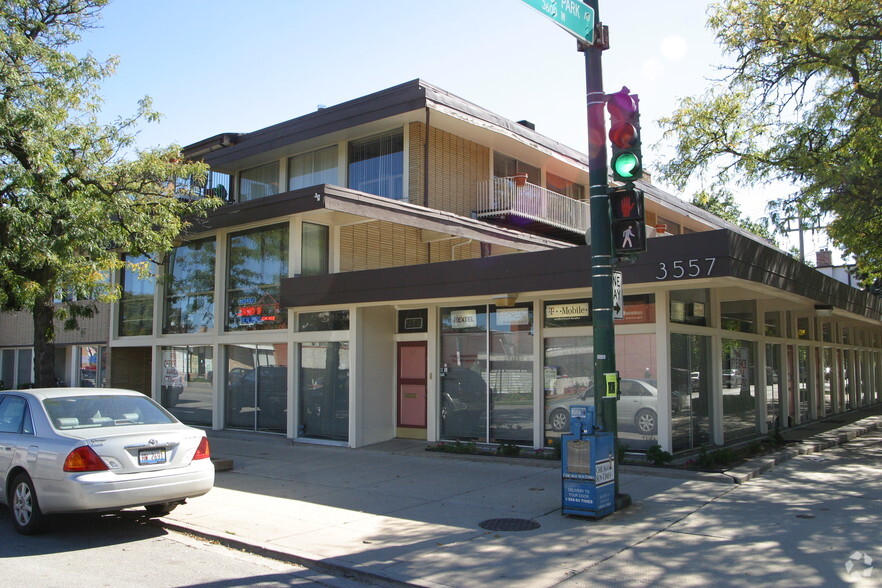 3553-3559 W Peterson Ave, Chicago, IL for rent - Building Photo - Image 1 of 8