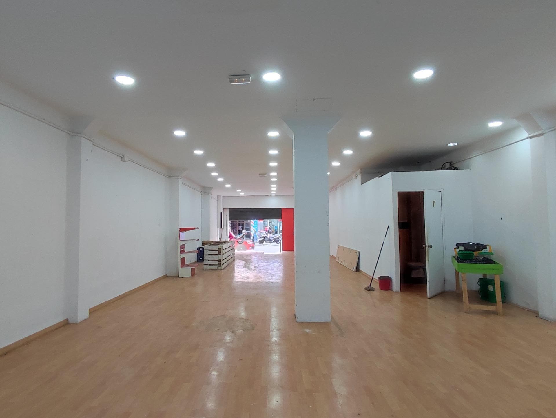 Retail in Sabadell, Barcelona to rent Interior Photo- Image 1 of 5