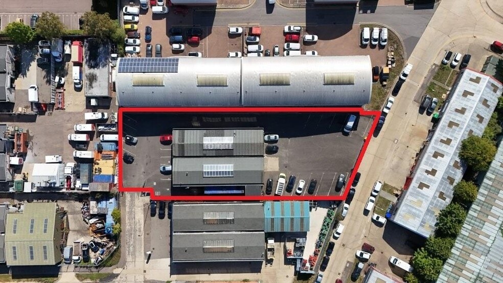 Crittall Rd, Witham to rent - Building Photo - Image 1 of 7