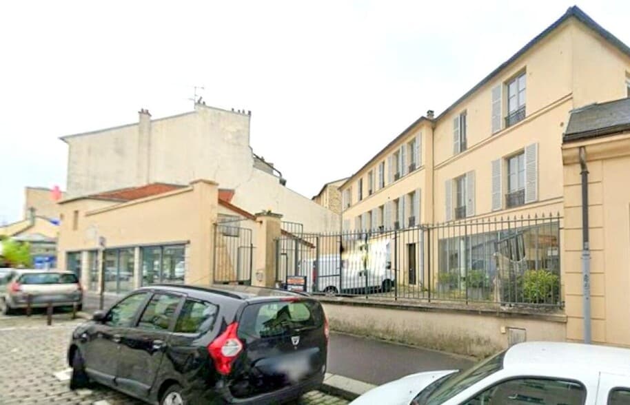 Retail in Versailles to rent - Building Photo - Image 3 of 7