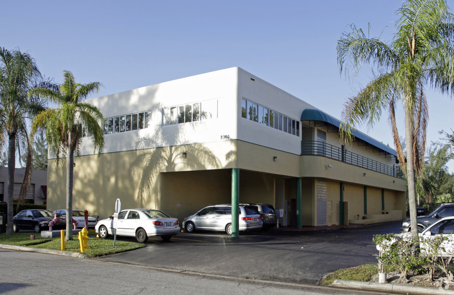 2300 NW 94th Ave, Doral, FL for sale - Primary Photo - Image 1 of 1