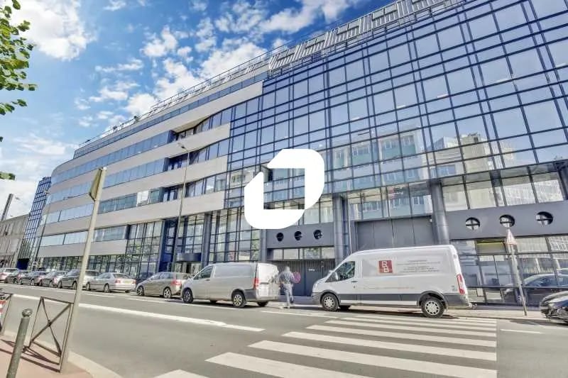 Office in Levallois-Perret to rent - Building Photo - Image 2 of 2