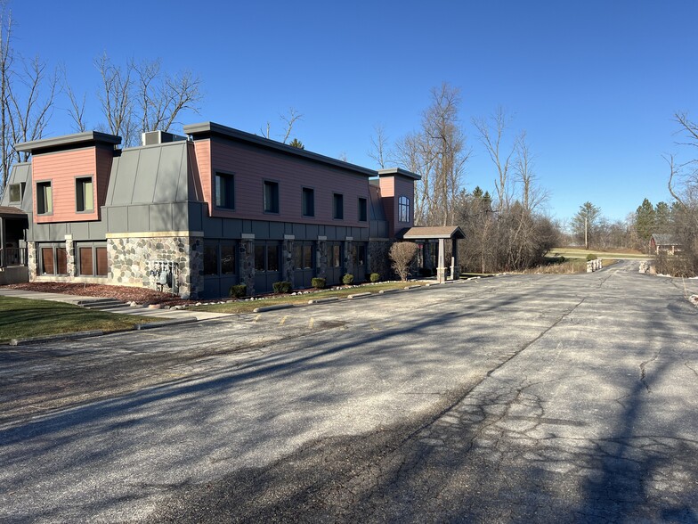 2601 W Mequon Rd, Thiensville, WI for sale - Building Photo - Image 1 of 5