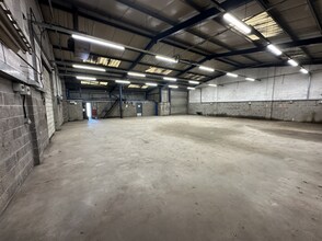 Meadow Clos, Plymouth to rent Interior Photo- Image 2 of 5