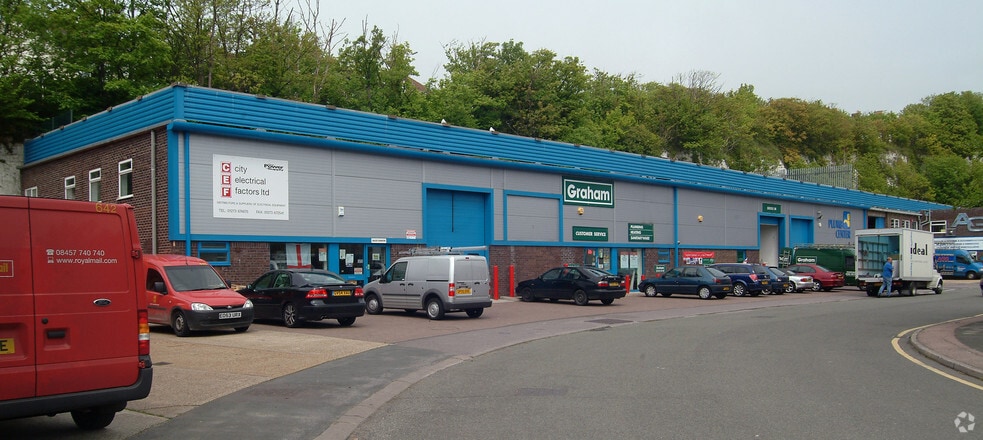 3A-4C Stevenson Rd, Brighton to rent - Building Photo - Image 2 of 8