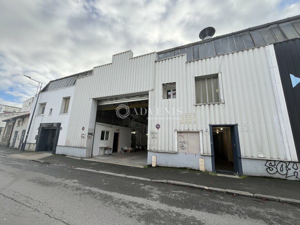 Light Industrial in Montreuil for sale Building Photo- Image 1 of 10